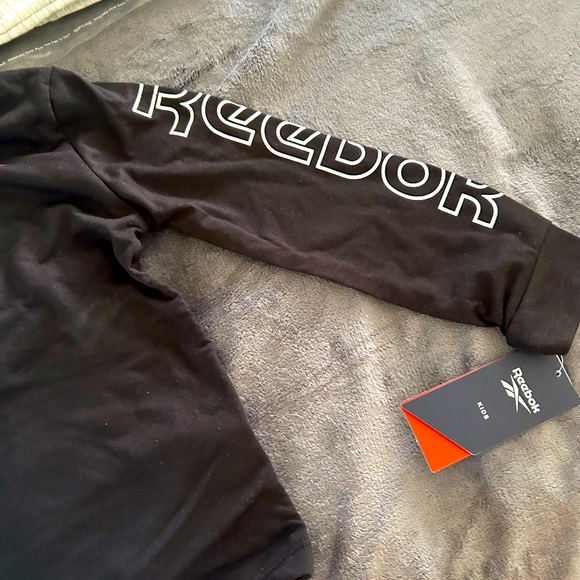 ❌SOLD❌Reebok Boys 3 Piece Set - 2 Long Sleeve Basketball  T-Shirt Size 5 and 1 - Picture 4 of 12